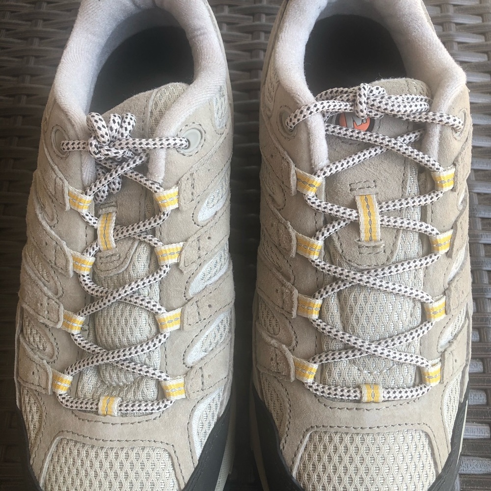 Merrill NEW Moab 2 Ventilator Tennis Shoes